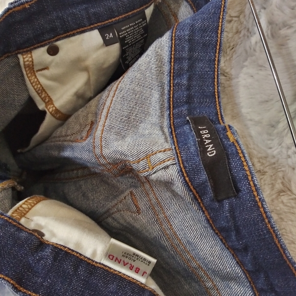 💮J Brand Aidan Distressed Slouchy Jeans 24 - Picture 4 of 6